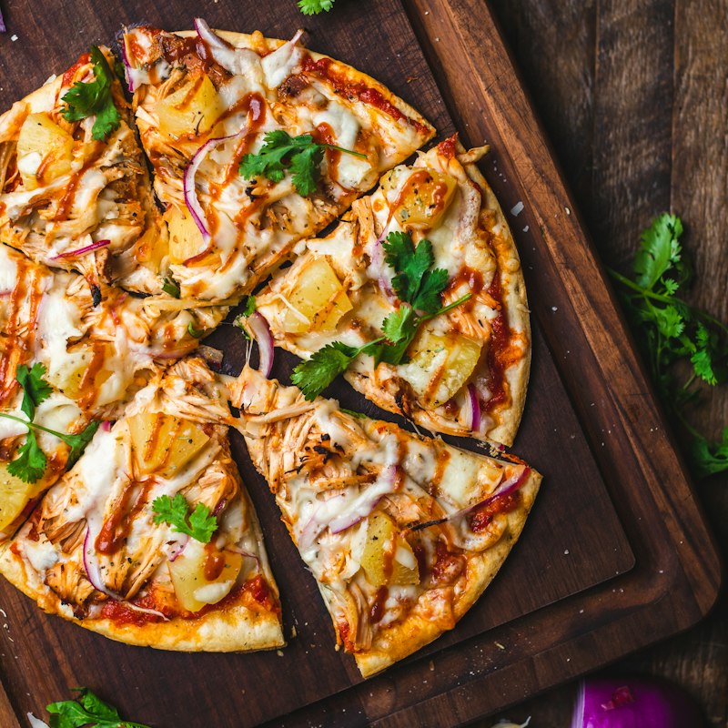 Pizza de pollo BBQ
